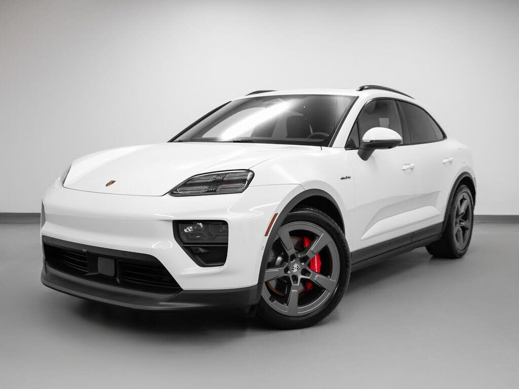 2025 PORSCHE Macan