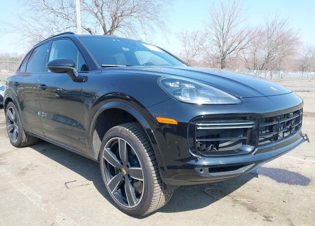 2023 PORSCHE Cayenne