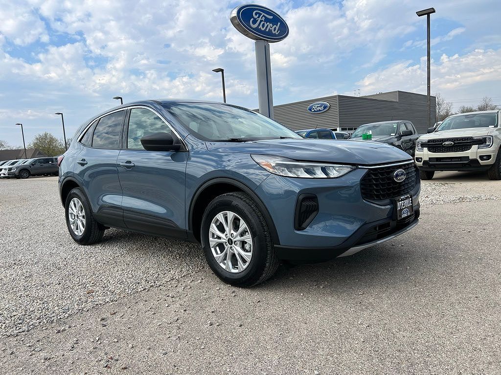 2024 FORD Escape