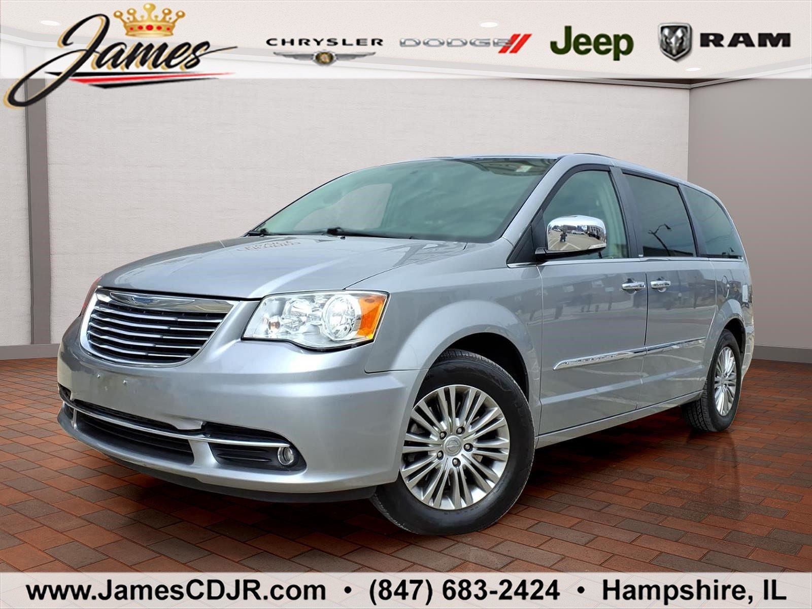 2014 CHRYSLER Town and Country