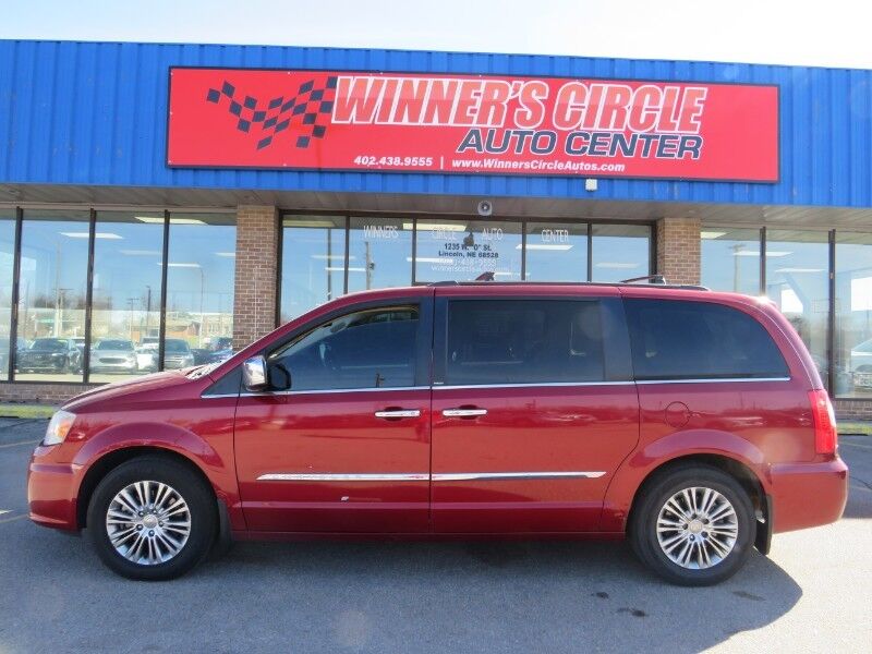 2013 CHRYSLER Town and Country