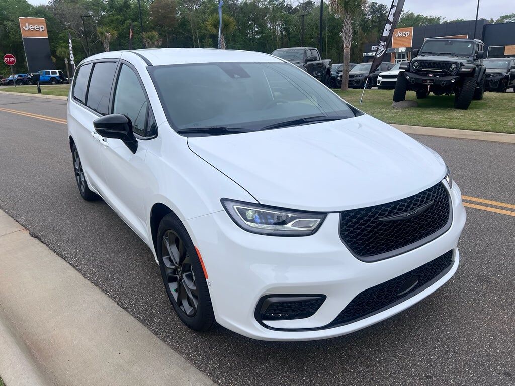 2026 CHRYSLER Pacifica