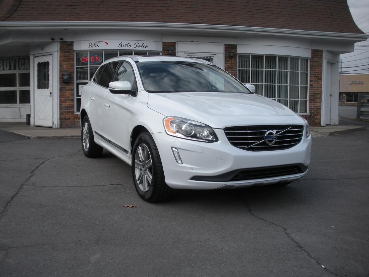 2017 VOLVO XC60