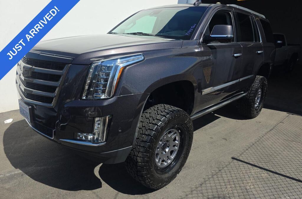 2017 CADILLAC Escalade