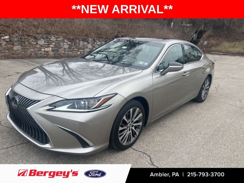 2019 LEXUS ES