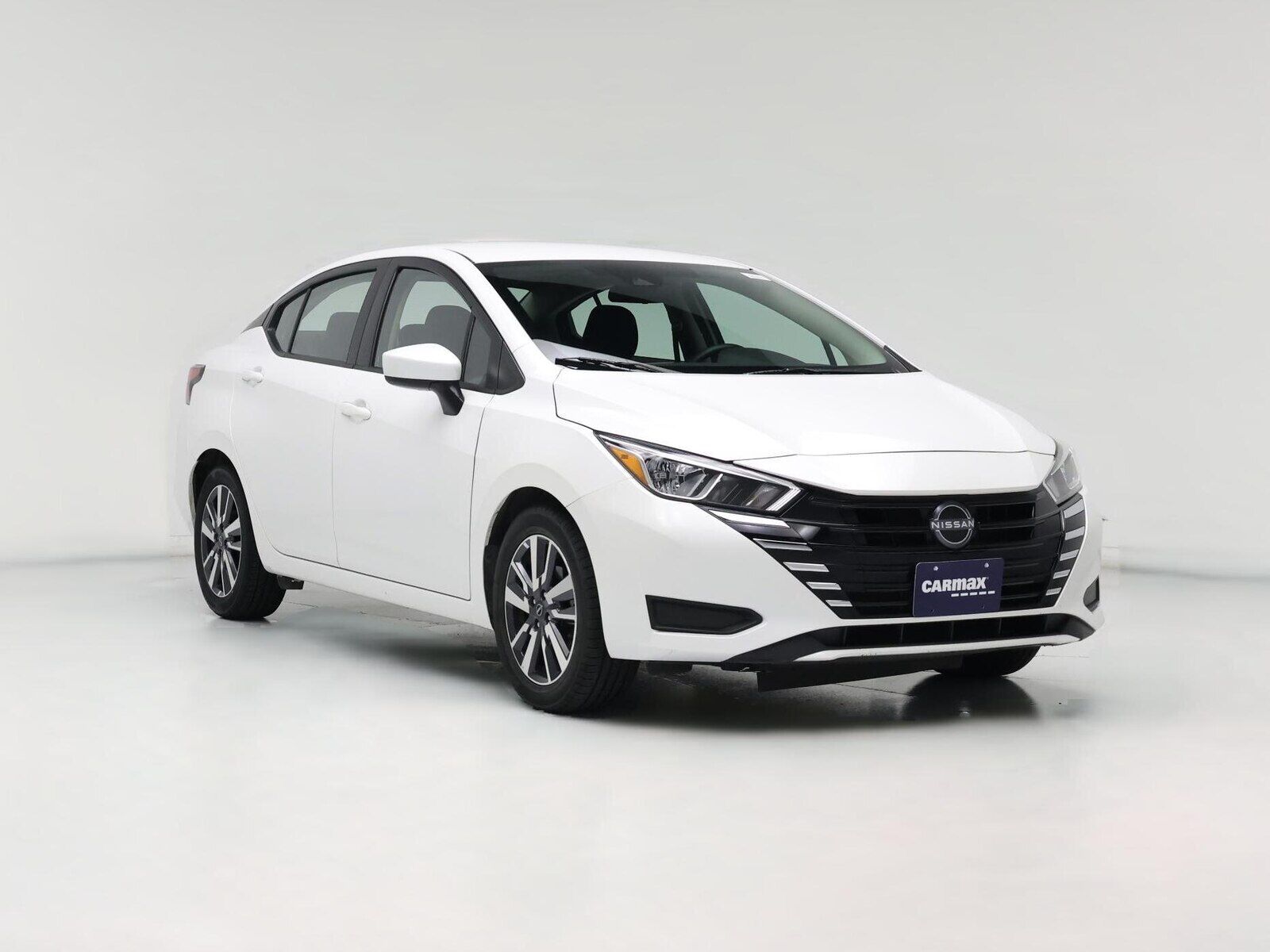 2023 NISSAN Versa
