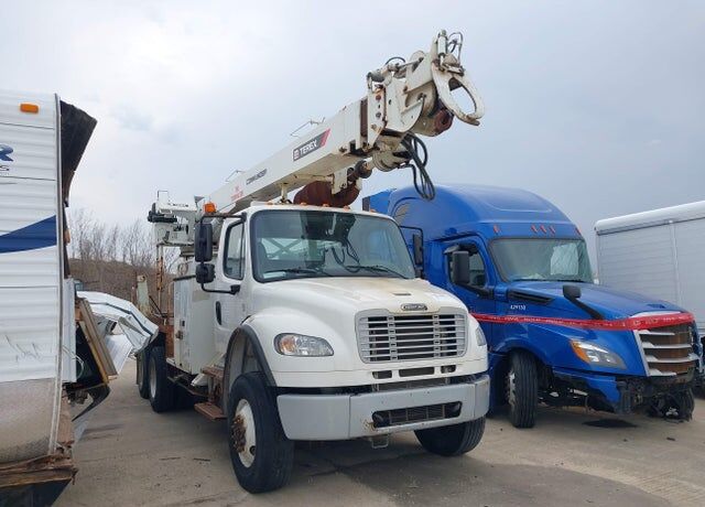 2015 FREIGHTLINER M2
