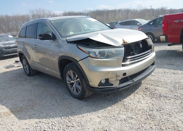 2015 TOYOTA Highlander