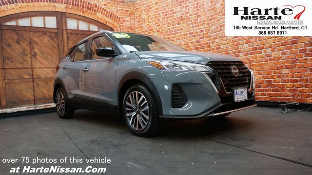 2023 NISSAN Kicks