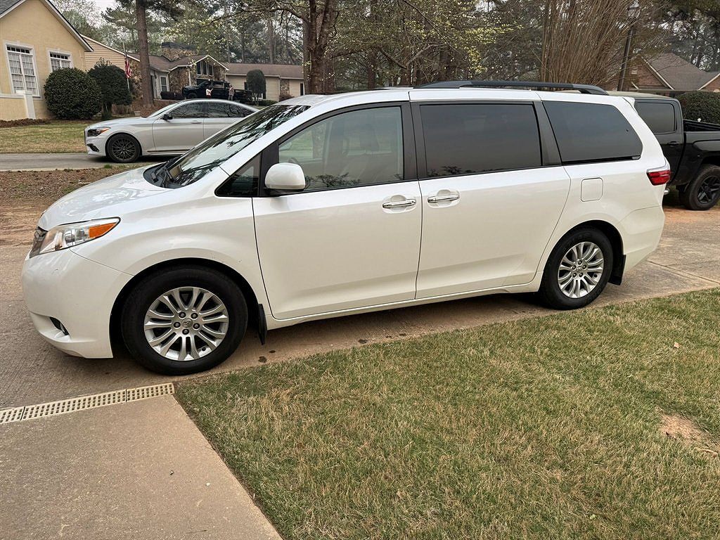 2015 TOYOTA Sienna