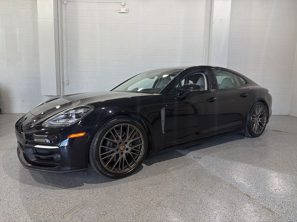 2023 PORSCHE Panamera