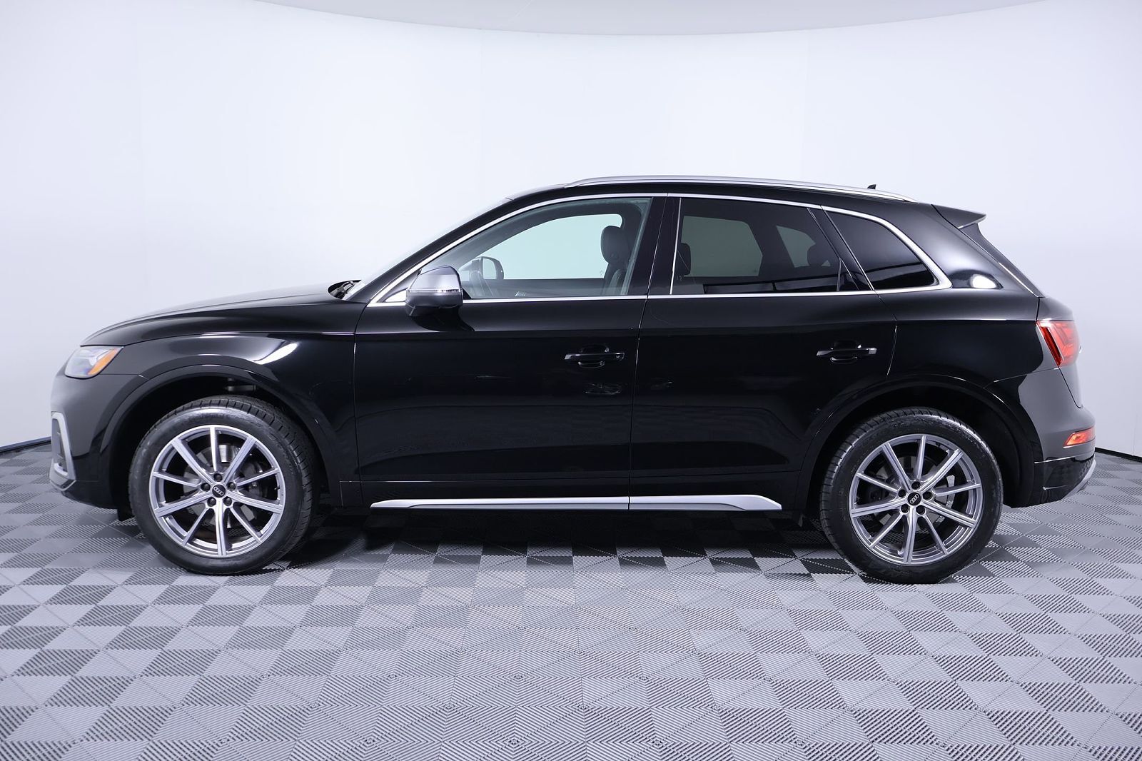2023 Audi SQ5