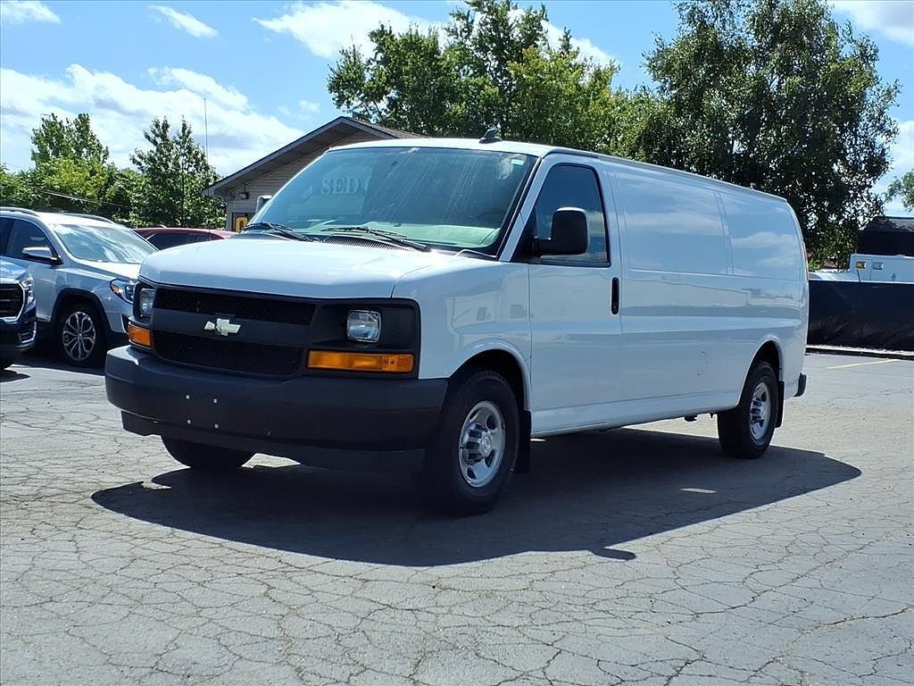 2017 CHEVROLET Express