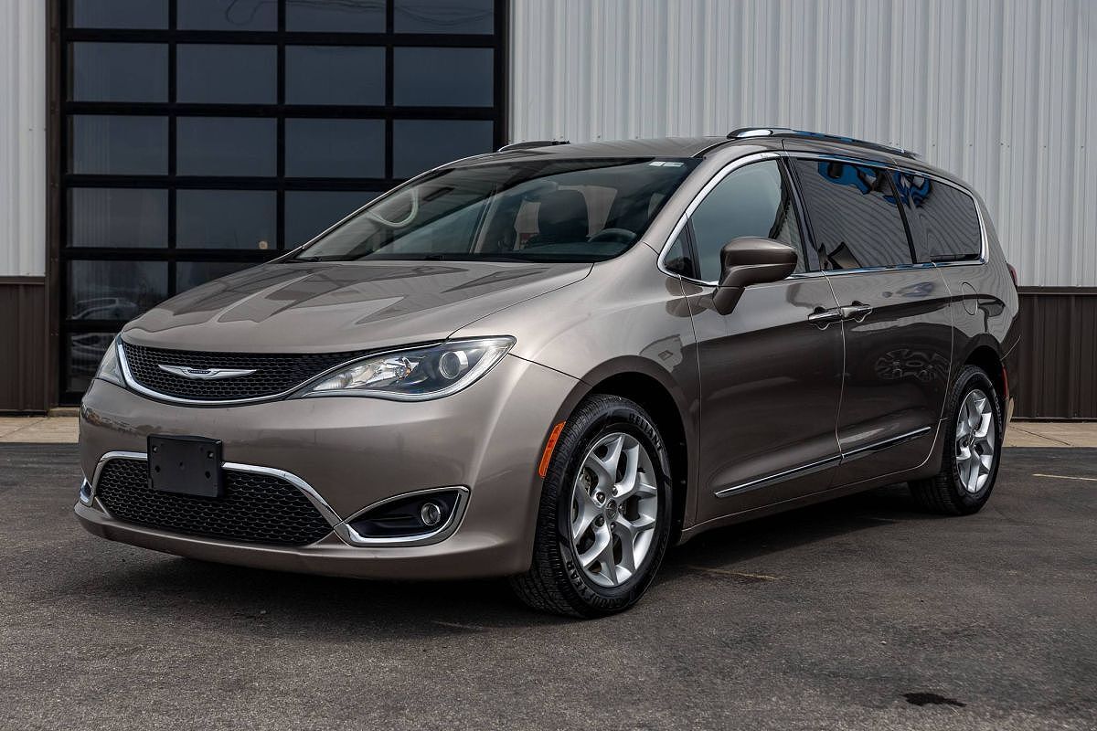 2017 CHRYSLER Pacifica