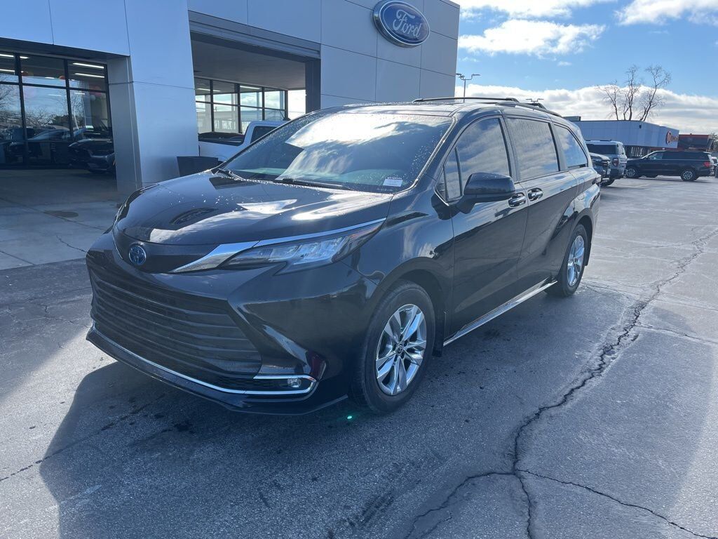 2022 TOYOTA Sienna