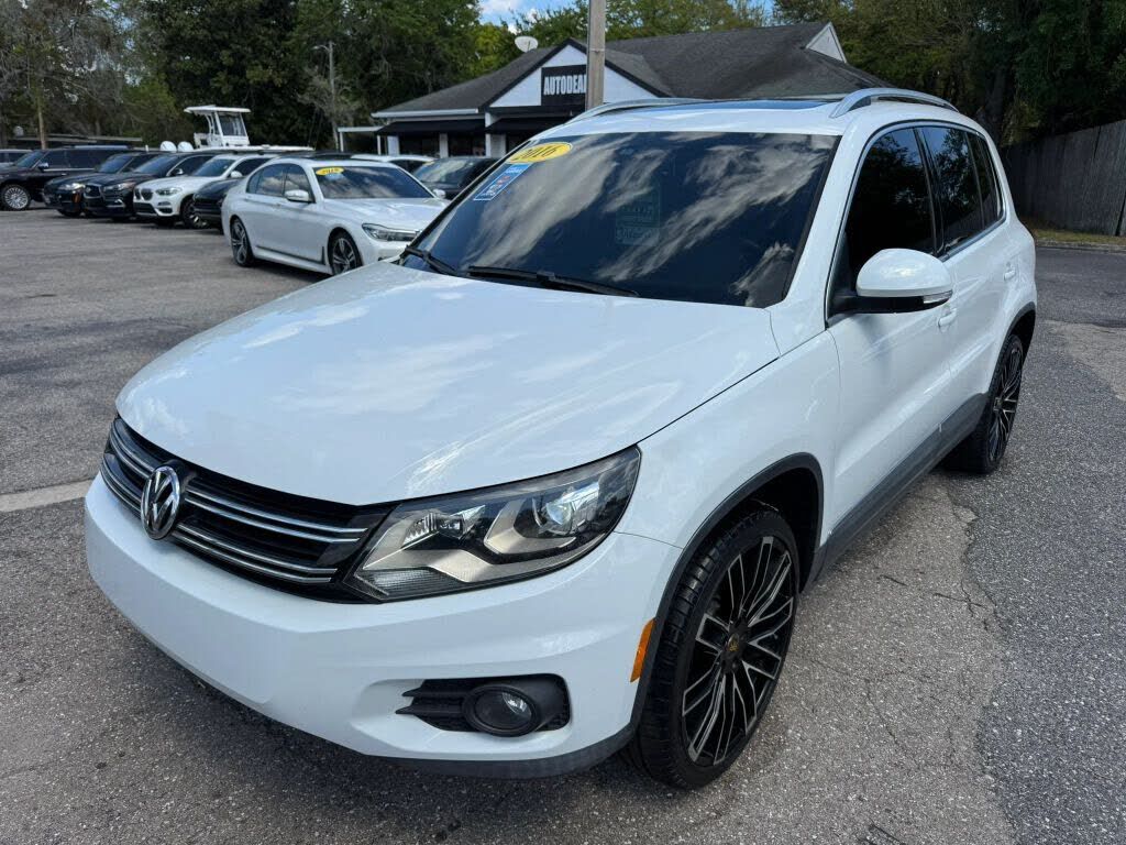 2016 VOLKSWAGEN Tiguan