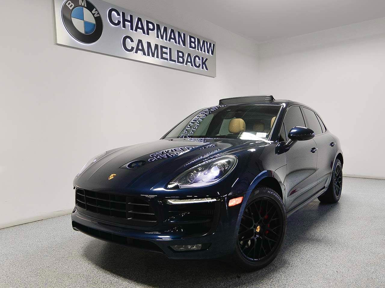 2018 PORSCHE Macan