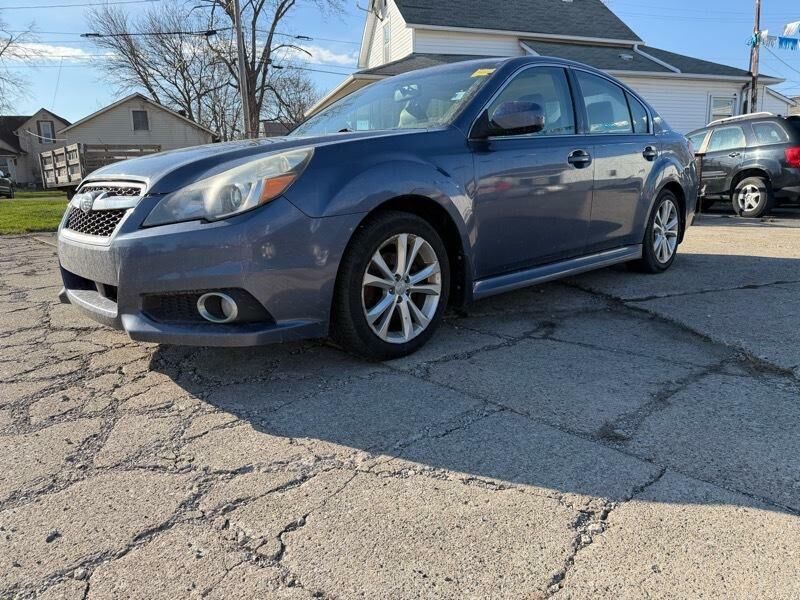 2013 SUBARU Legacy