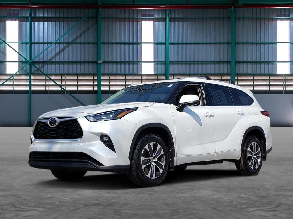 2022 TOYOTA Highlander