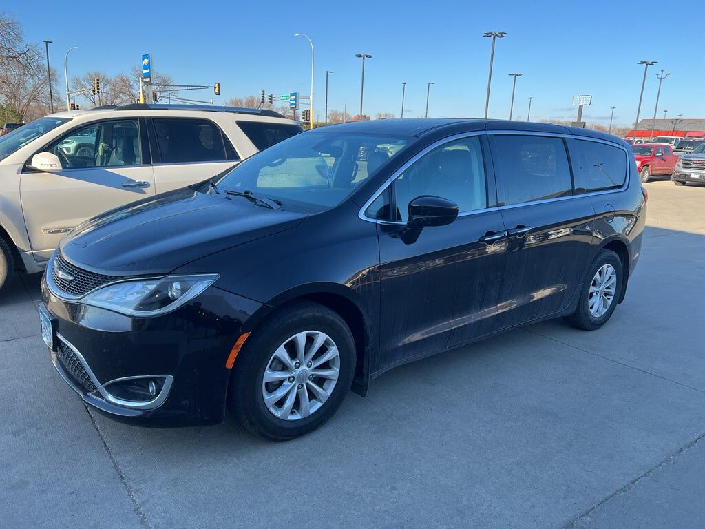 2019 CHRYSLER Pacifica