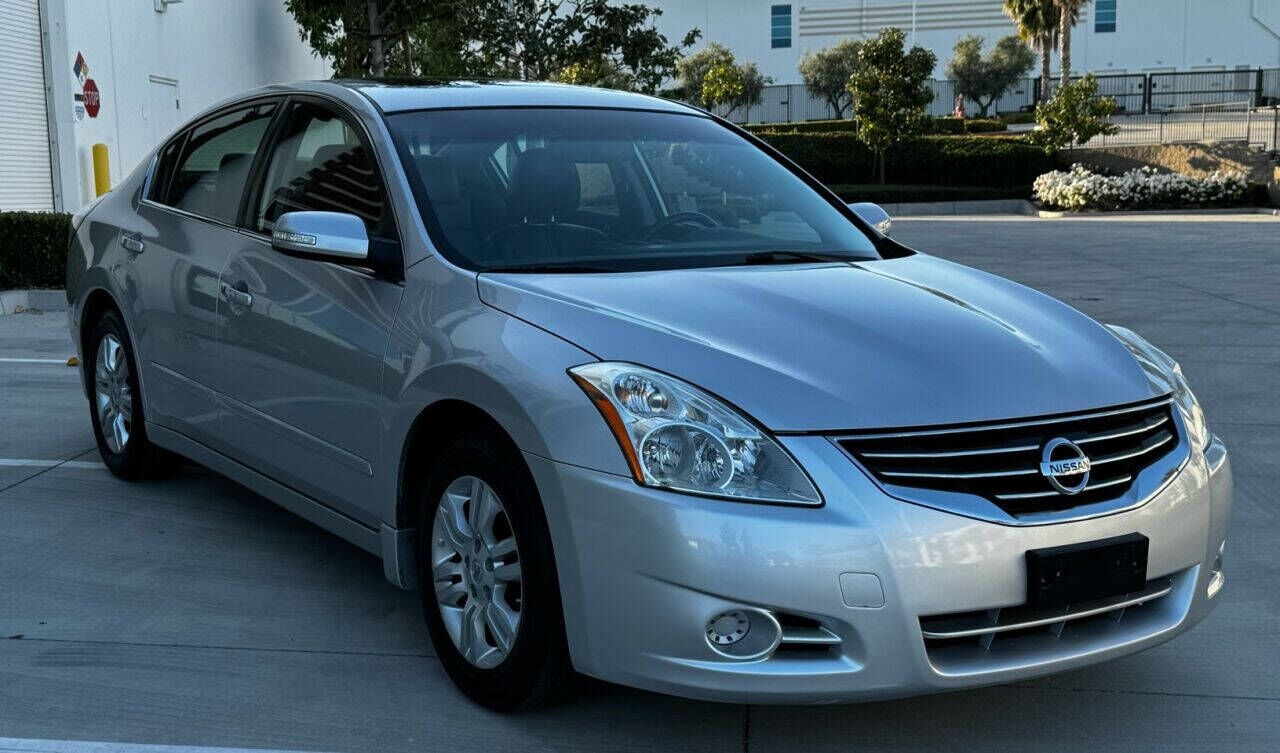 2012 NISSAN Altima
