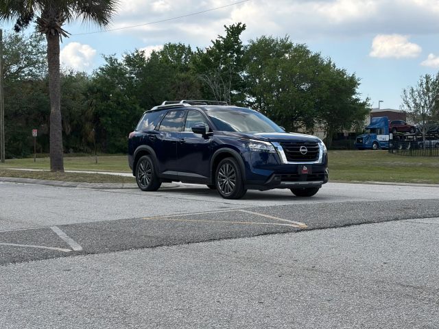 2022 NISSAN Pathfinder