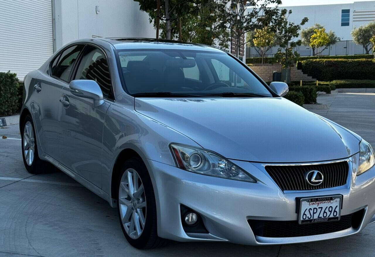 2011 LEXUS IS