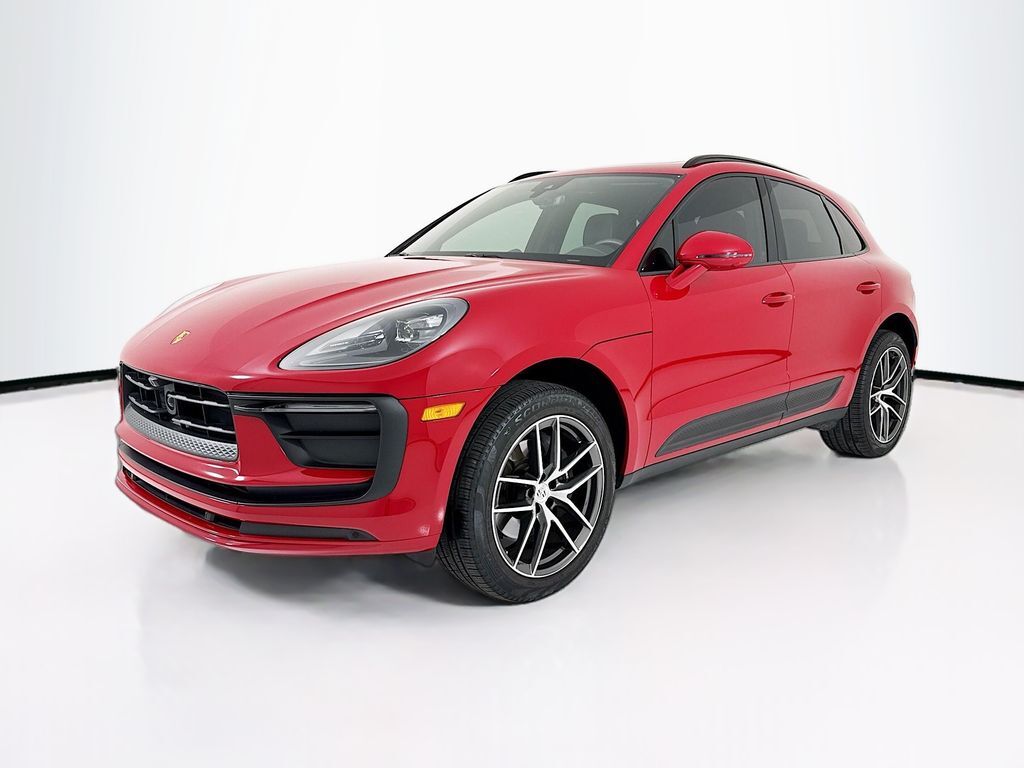 2025 PORSCHE Macan