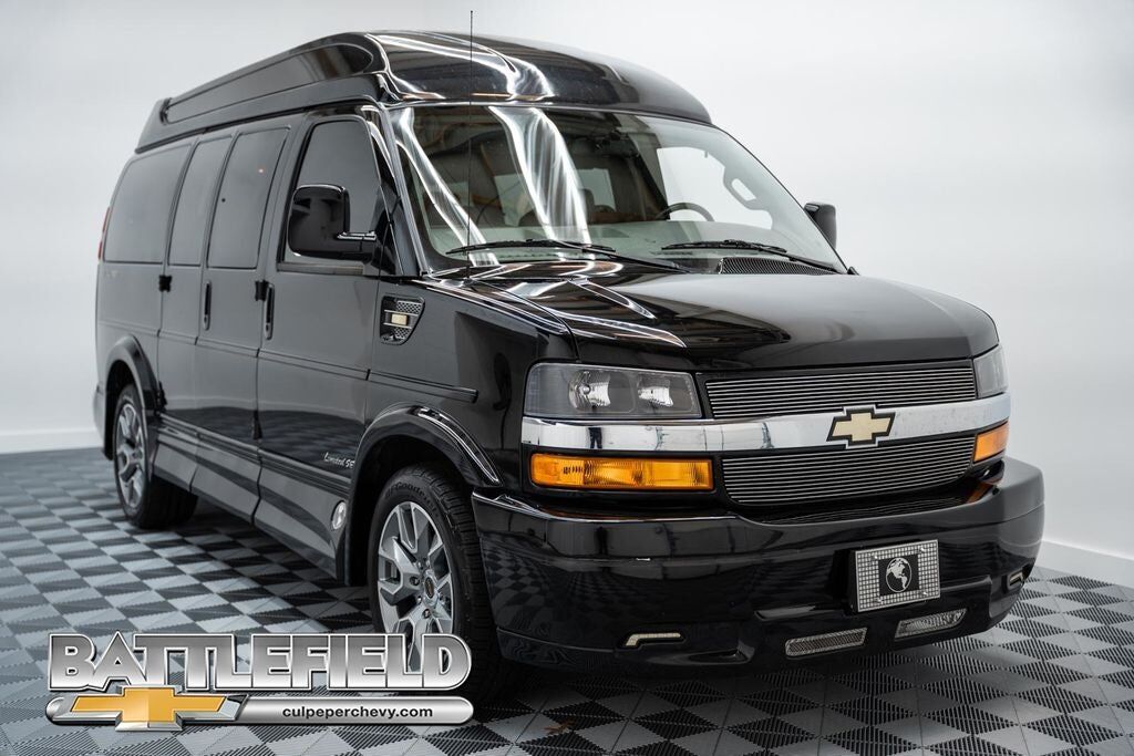 2023 CHEVROLET Express