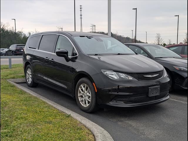2023 CHRYSLER Voyager