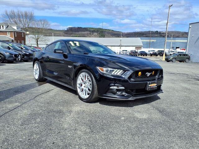 2017 FORD Mustang