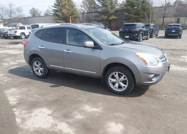 2011 NISSAN Rogue