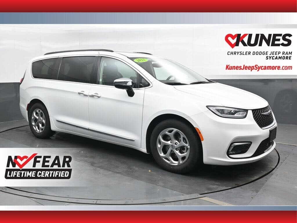 2023 CHRYSLER Pacifica