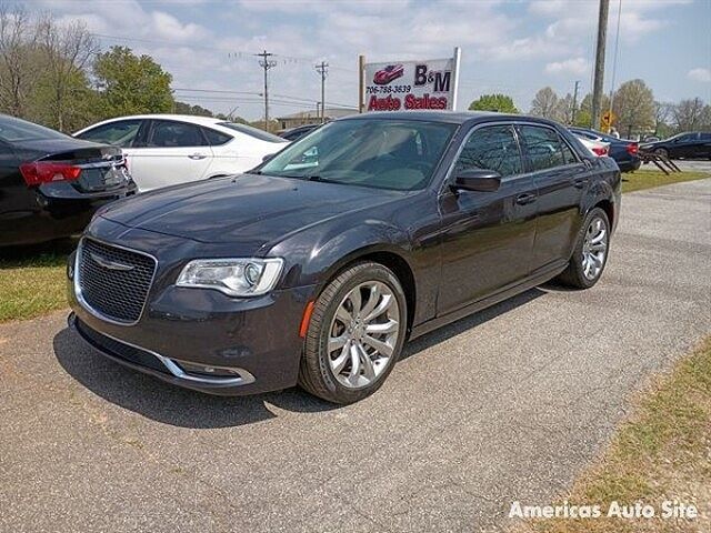2019 CHRYSLER 300