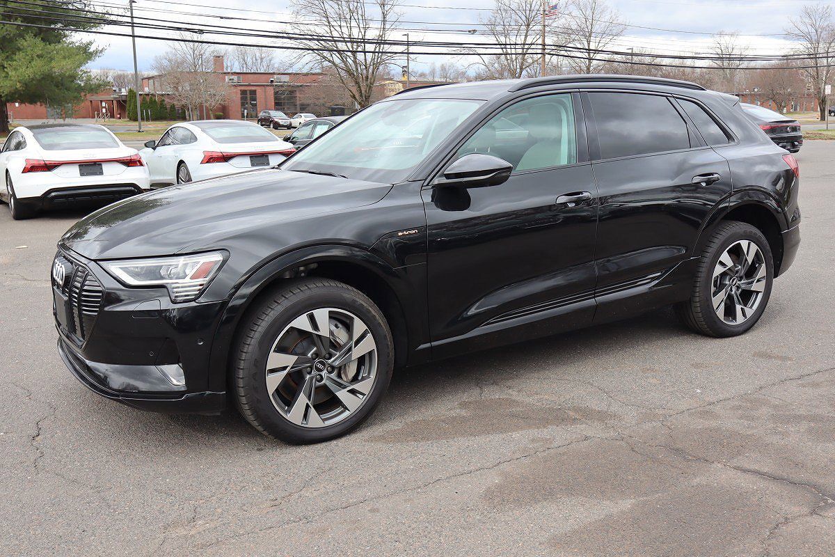 2021 AUDI e-tron