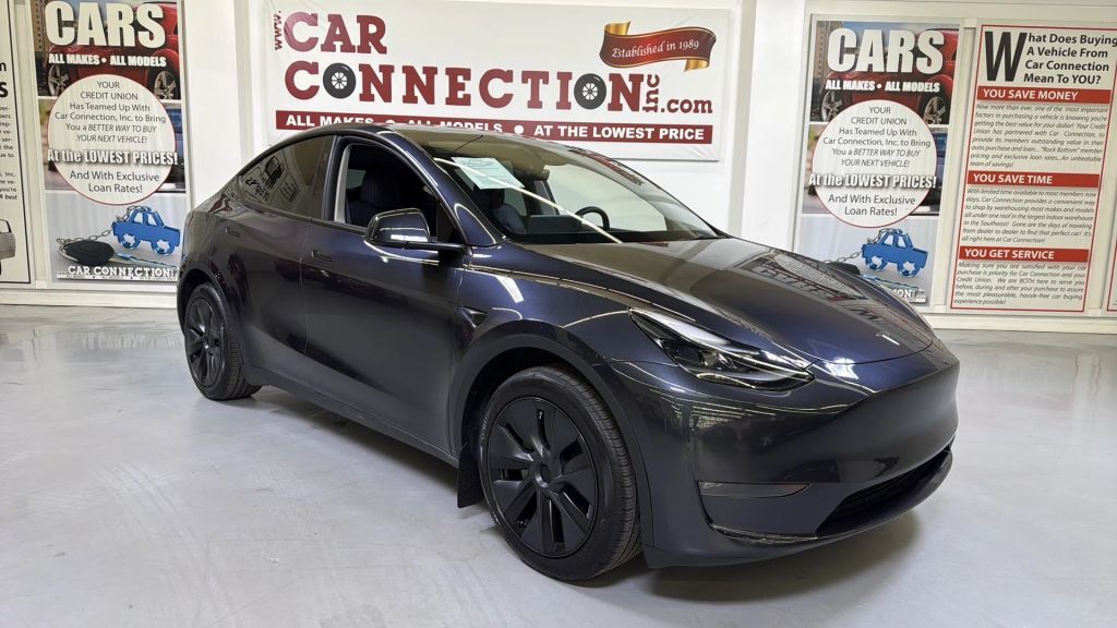 2024 TESLA Model Y