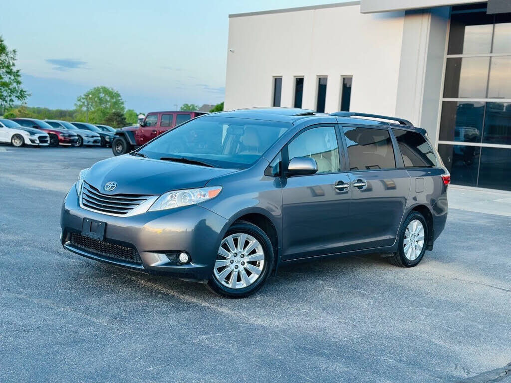 2016 TOYOTA Sienna