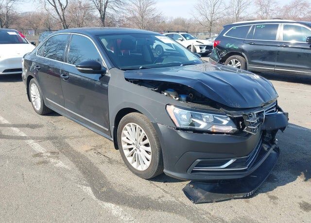 2017 VOLKSWAGEN Passat