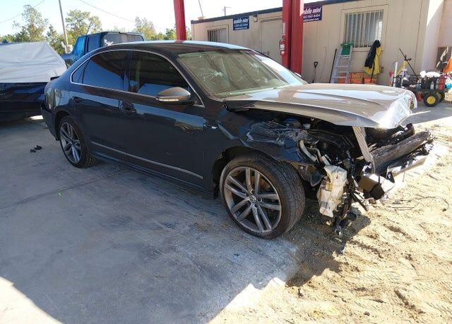 2017 VOLKSWAGEN Passat