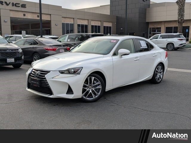 2019 LEXUS IS