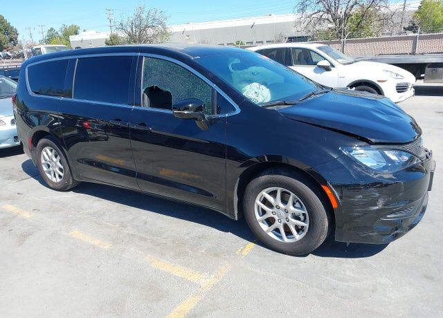 2025 CHRYSLER Voyager