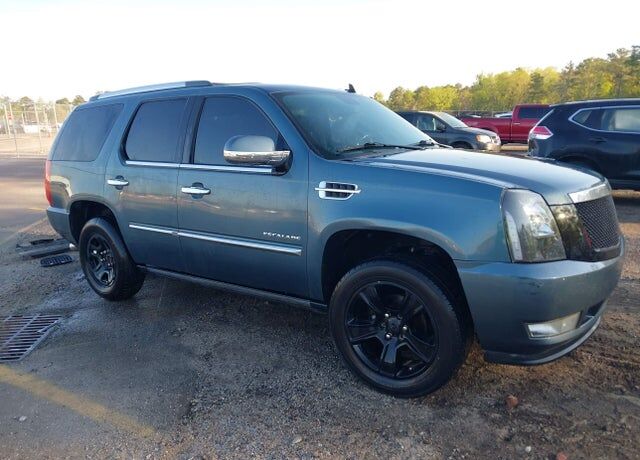 2010 CADILLAC Escalade