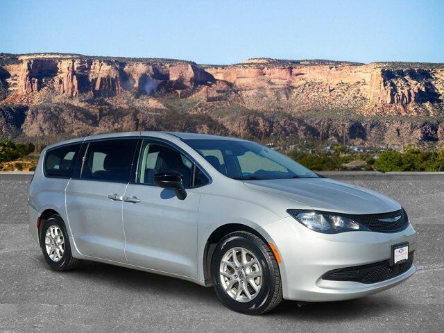 2024 CHRYSLER Voyager