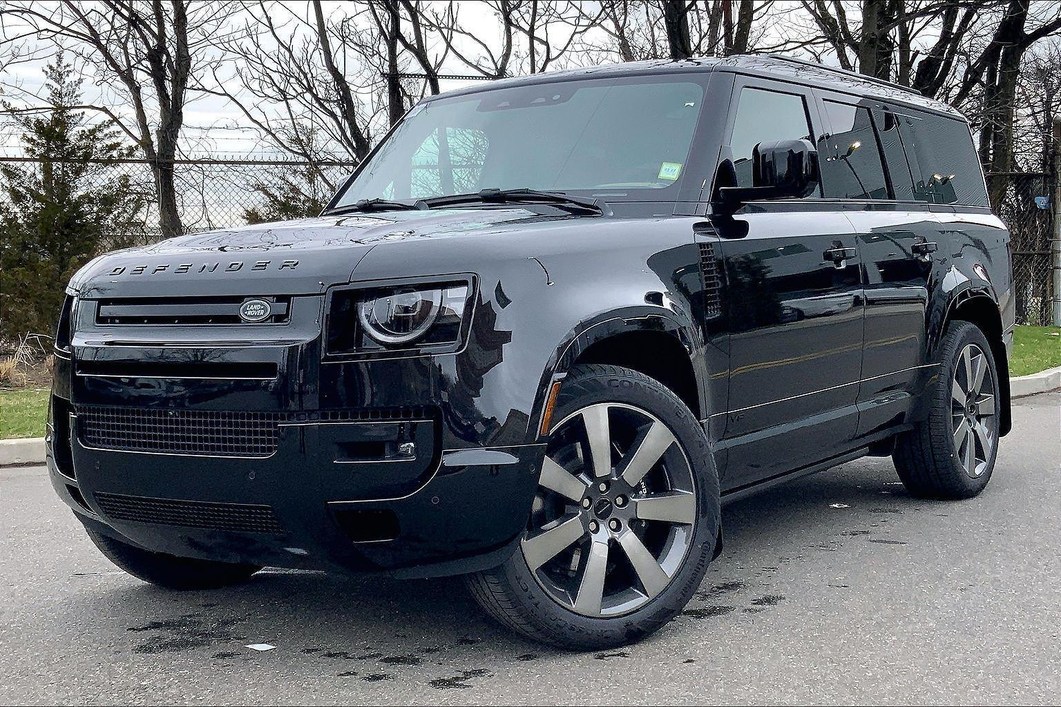 2026 LAND ROVER Defender