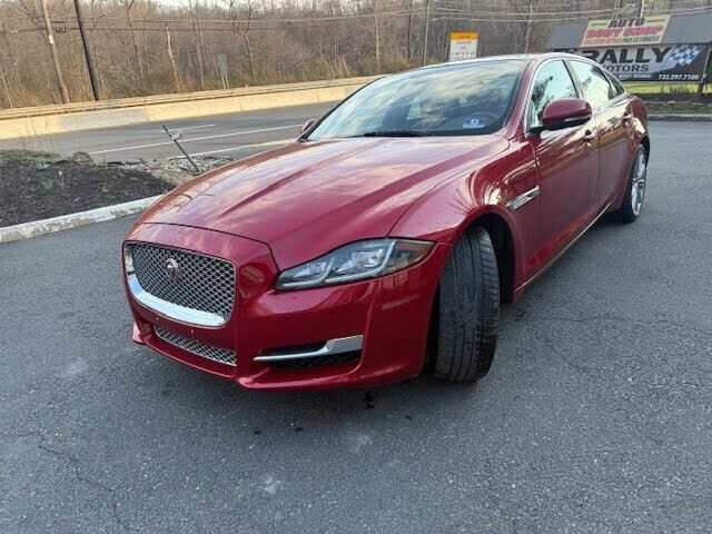 2016 JAGUAR XJ