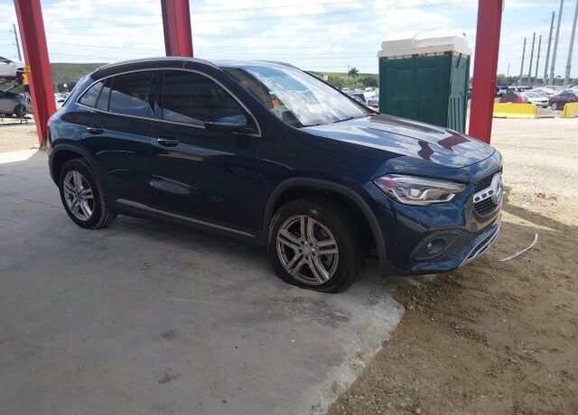 2022 MERCEDES-BENZ GLA-Class