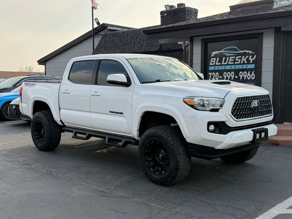 2019 TOYOTA Tacoma