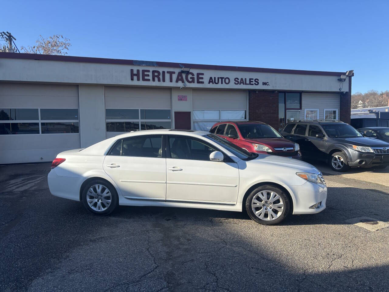 2011 TOYOTA Avalon
