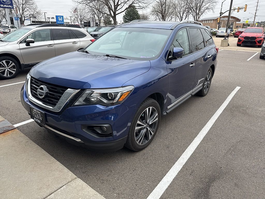 2020 NISSAN Pathfinder