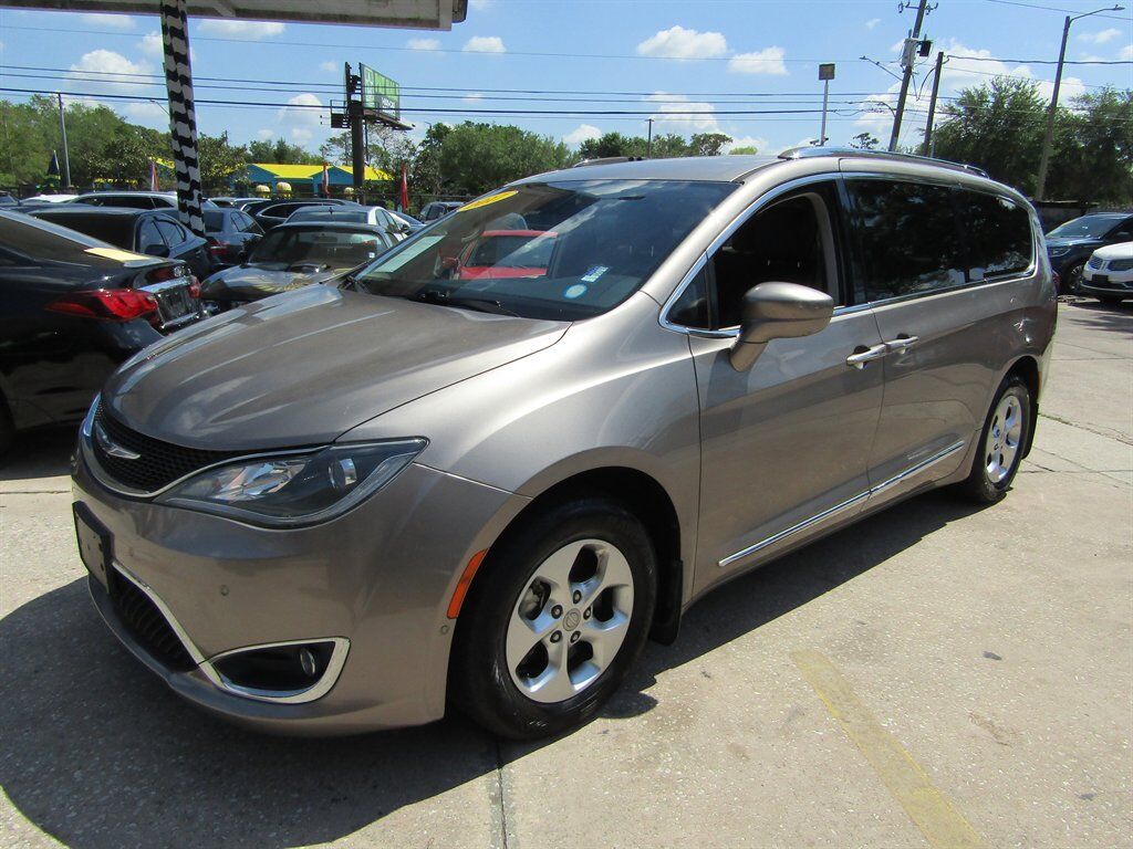 2017 CHRYSLER Pacifica